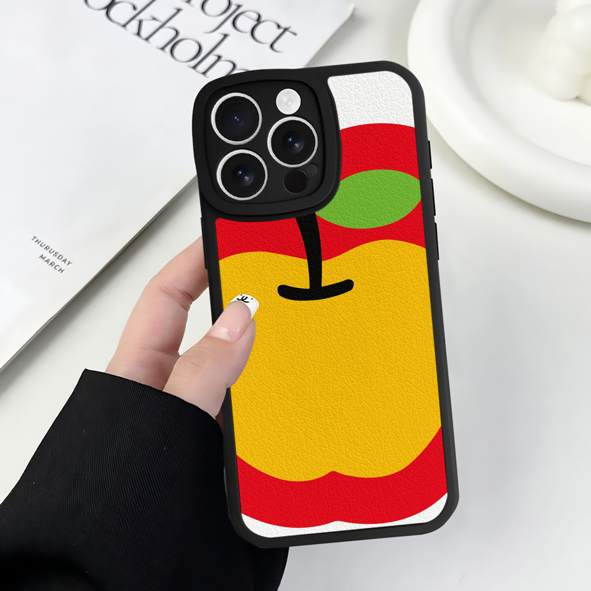 （画像用） Hello Kitty ハローキティ 【iPhone 16シリーズ対応】シリコンスマホケース（レザー調） 材質：シリコン